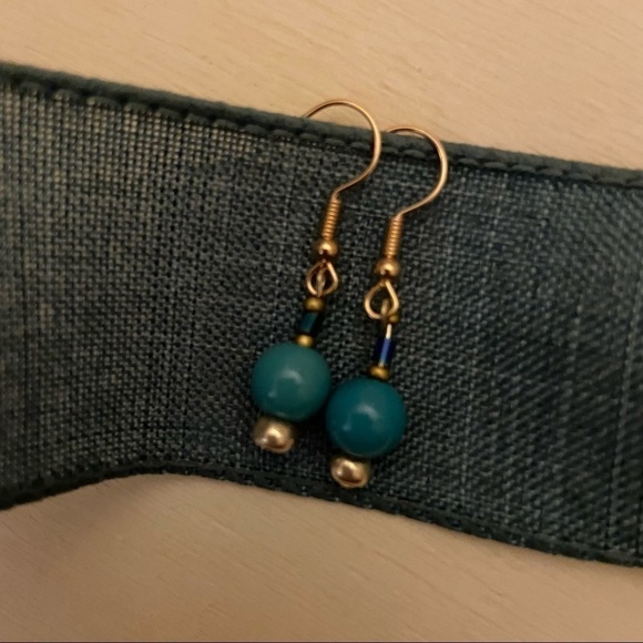 Blue beaded dangle earrings with gold wires - Picture 2 of 3
